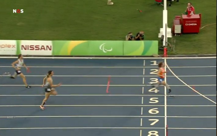 Blade Babe Marlou van Rhijn wint 200 meter