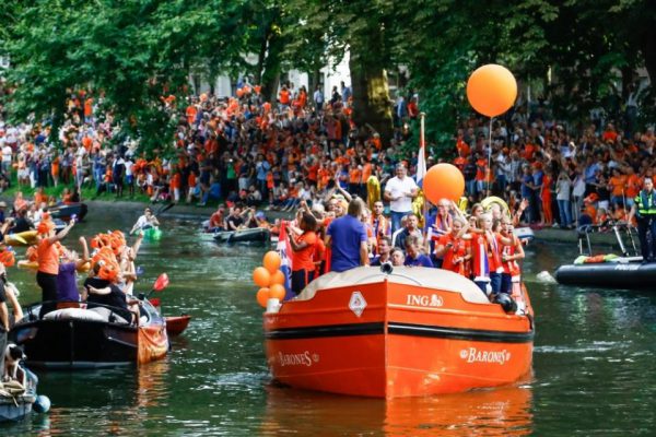 De 15 mooiste foto's van de huldiging van de Oranje ...