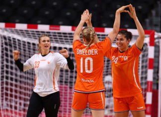 Handbalsters winnen overtuigend